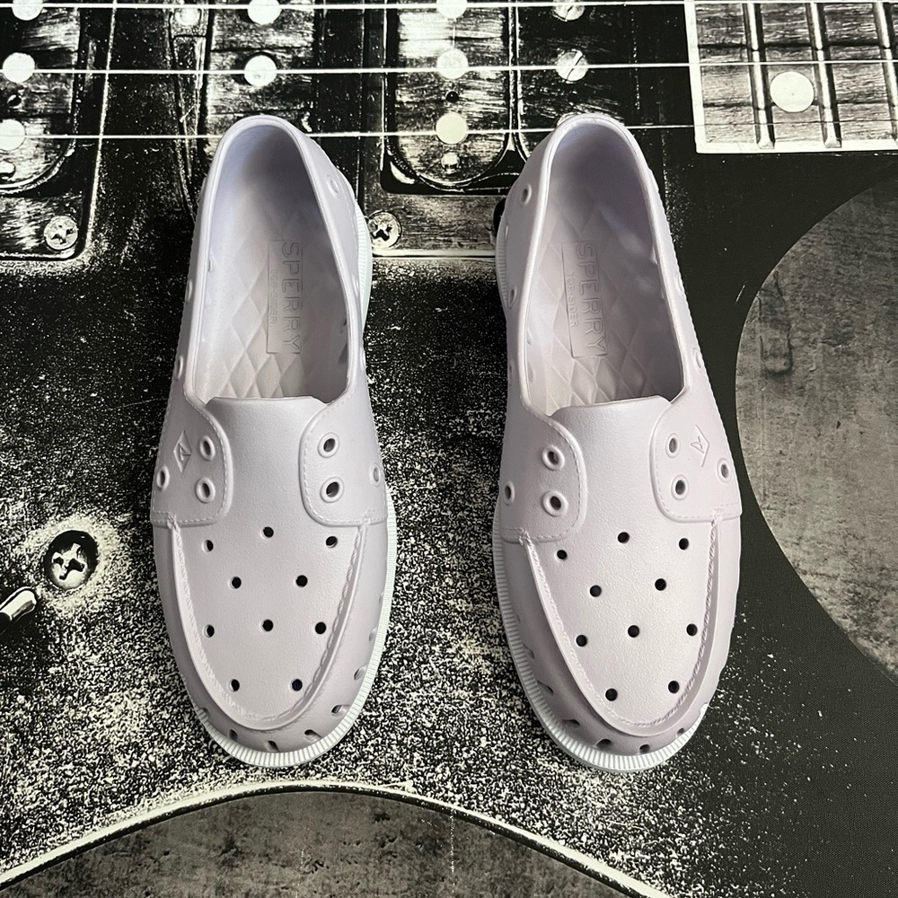 NEW Sperry Boat Shoes - Picture 2 of 7